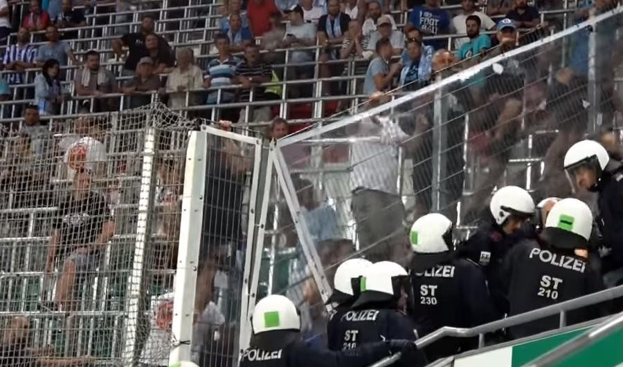 (VIDEO) HULIGANI DIVLJALI U BEČU! Navijači Slovana zaustavili voz u centru grada!